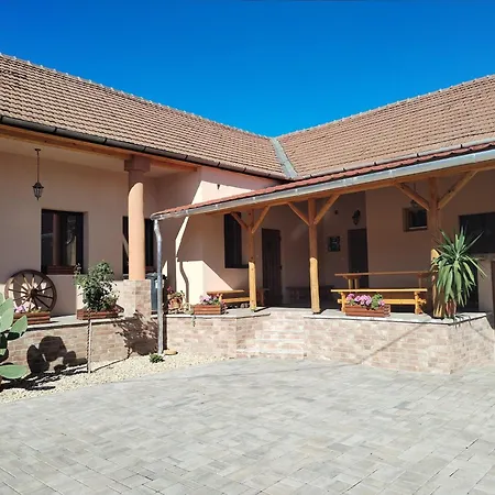 Homestay Vendegvaro Szallashely Sajoszentpeteren *